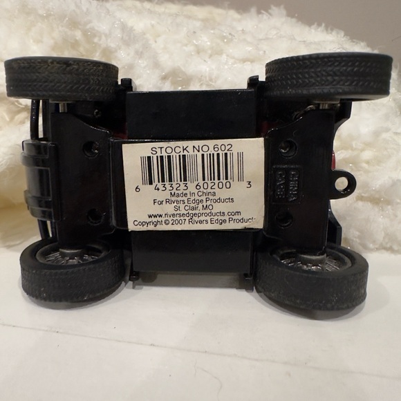 Red Honda Fourtrax 300 Diecast 4-wheeler ATV with working clock - Picture 9 of 10